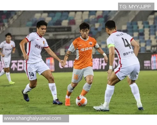 深圳足球队边路渗透战术分析及其对比赛结果的影响探讨 深圳足球队边路渗透战术分析及其对比赛结果的影响探讨