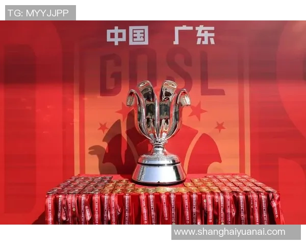 深圳足球队在杯赛积分榜上以54分稳居第一名表现出色 深圳足球队在杯赛积分榜上以54分稳居第一名表现出色