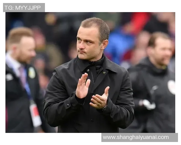 现役大牌足球明星的辉煌成就与未来展望分析 现役大牌足球明星的辉煌成就与未来展望分析