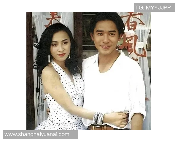 足球明星与女团亲密合影展现青春活力与运动魅力的完美结合 足球明星与女团亲密合影展现青春活力与运动魅力的完美结合