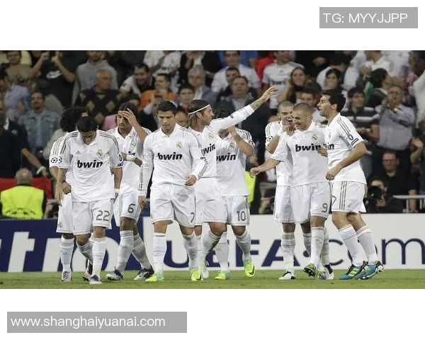 雄壮的足球明星背后的故事与成就揭秘你知道他们的名字吗 雄壮的足球明星背后的故事与成就揭秘你知道他们的名字吗